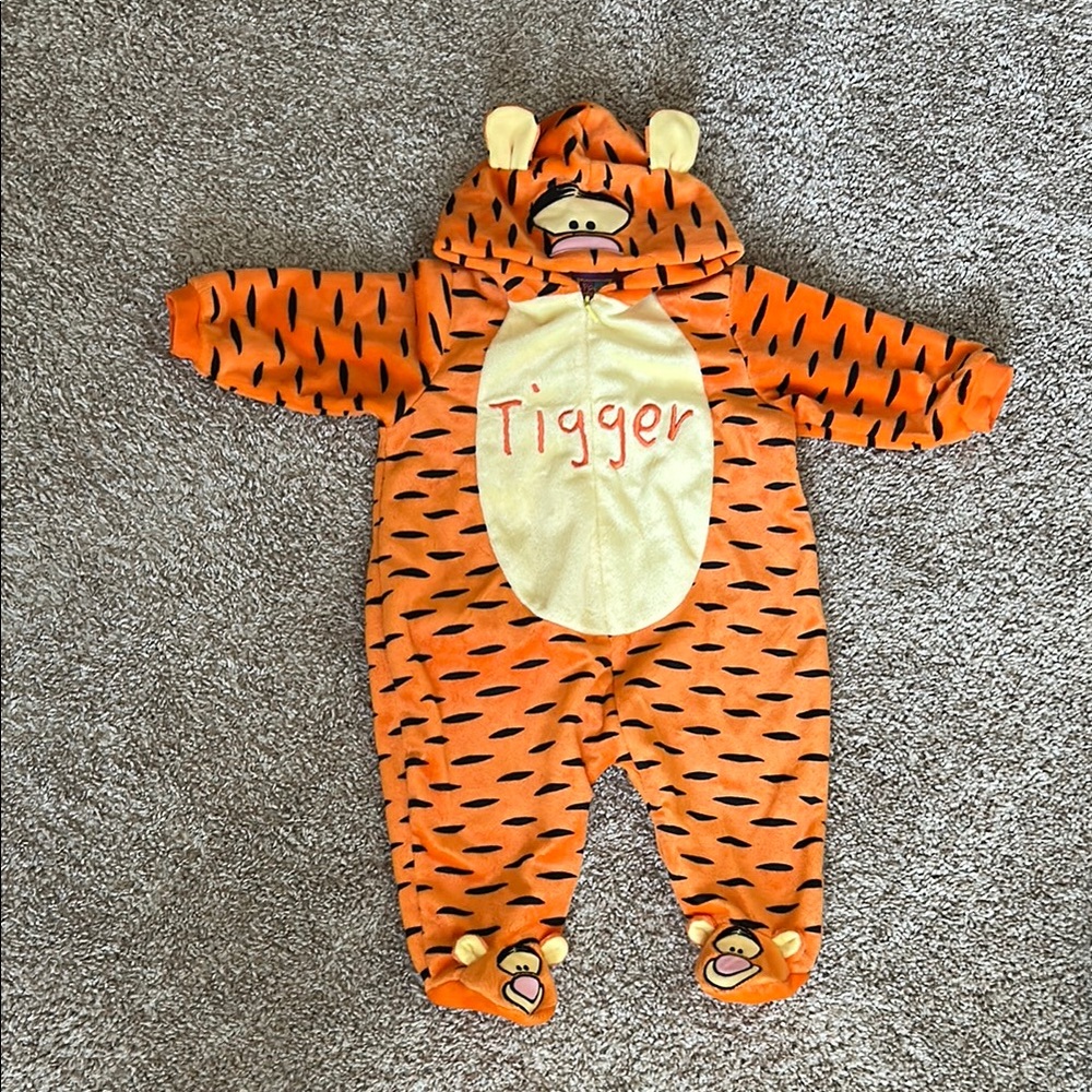 Disney Pooh Tigger Orange Outfit - Picture 1 of 4
